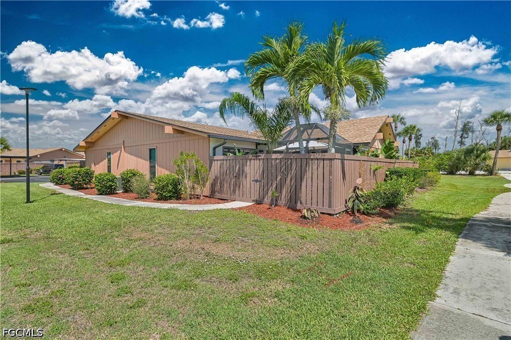 6386 Royal Woods Dr, Fort Myers
