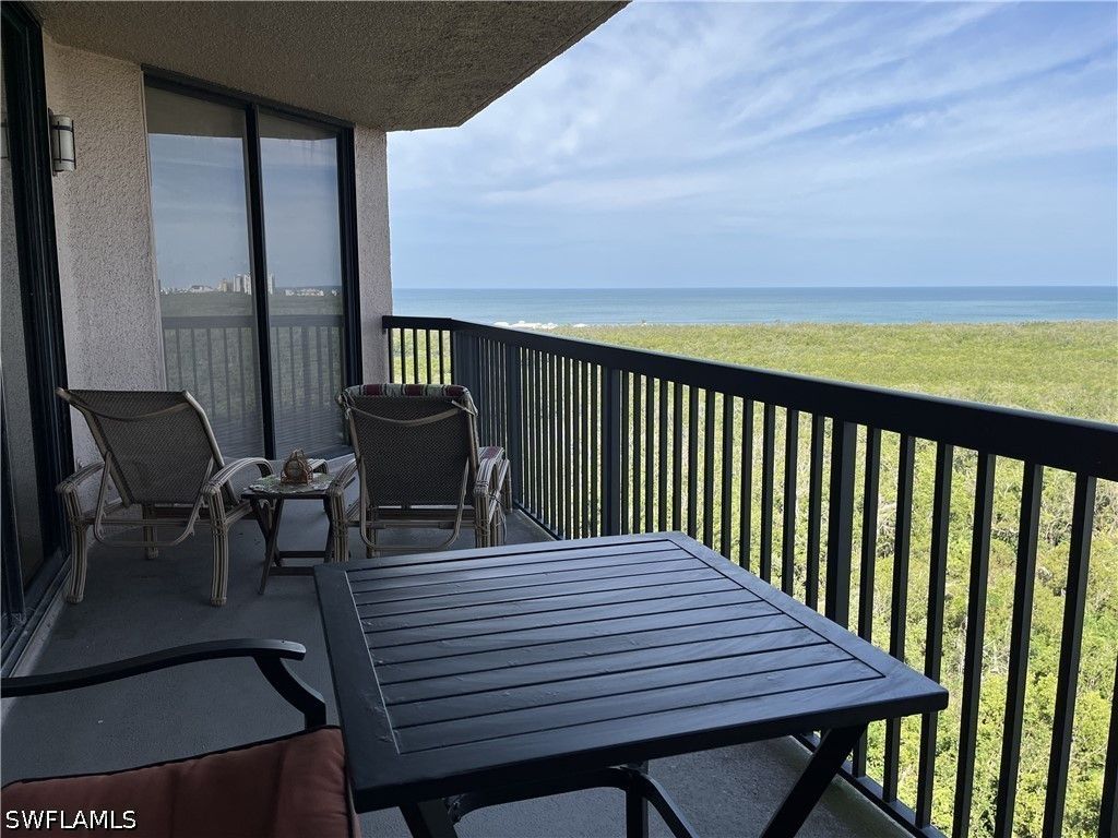 6075 Pelican Bay Blvd 1204, Naples