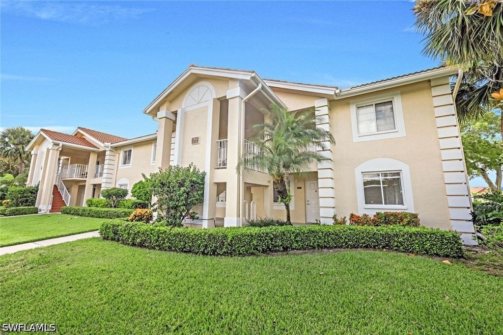 7800 Emerald Cir B104, Naples