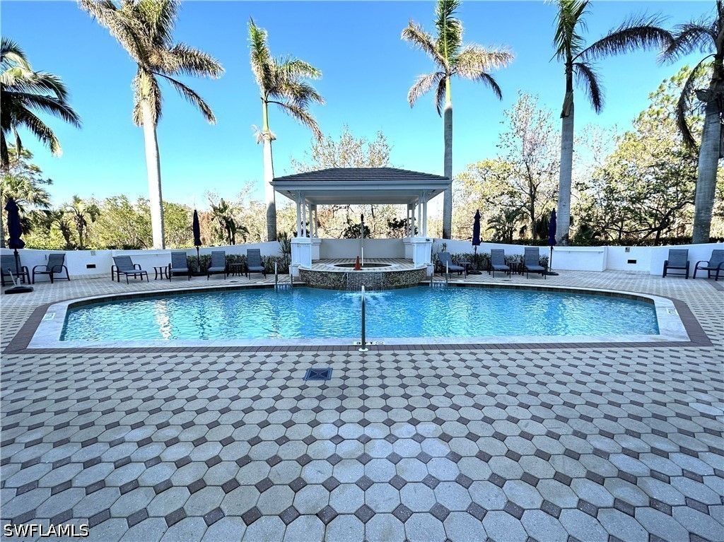 325 Dunes Blvd 306, Naples