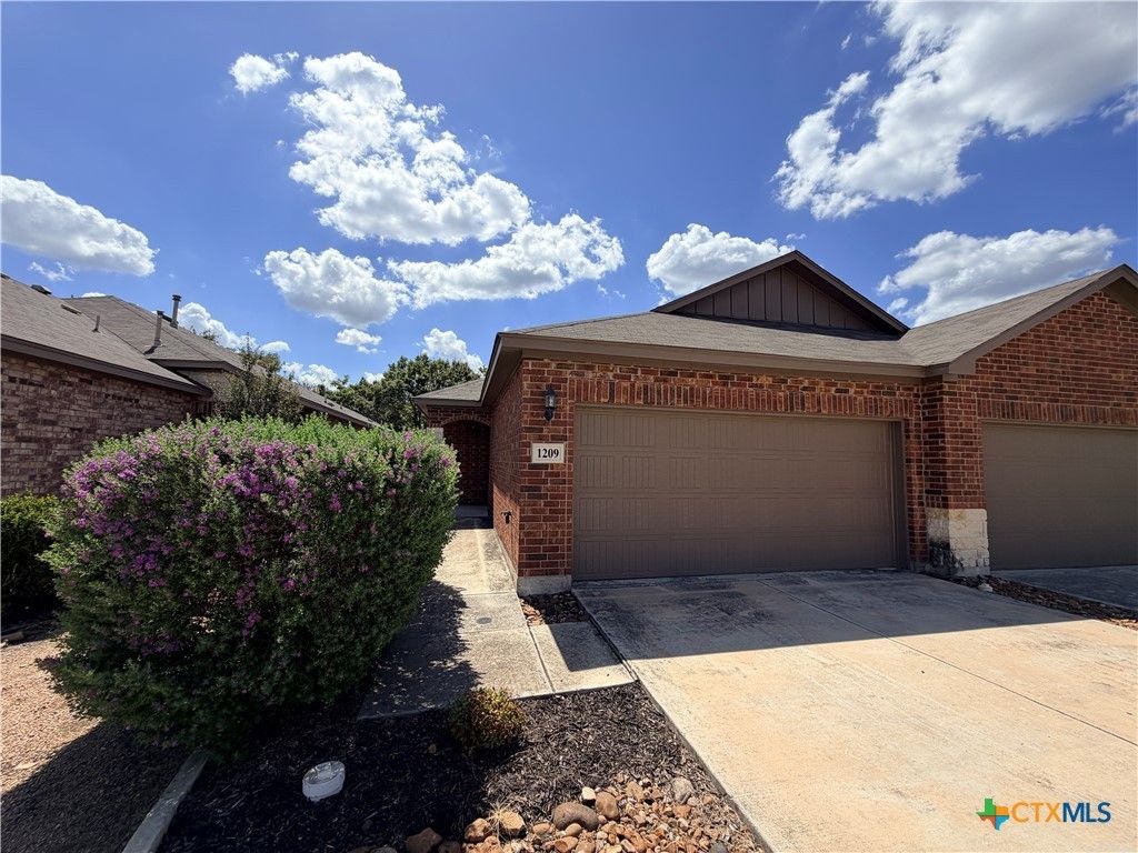1209 Old Fm 306, New Braunfels