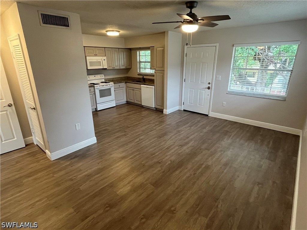 3325 Airport Rd N B8, Naples