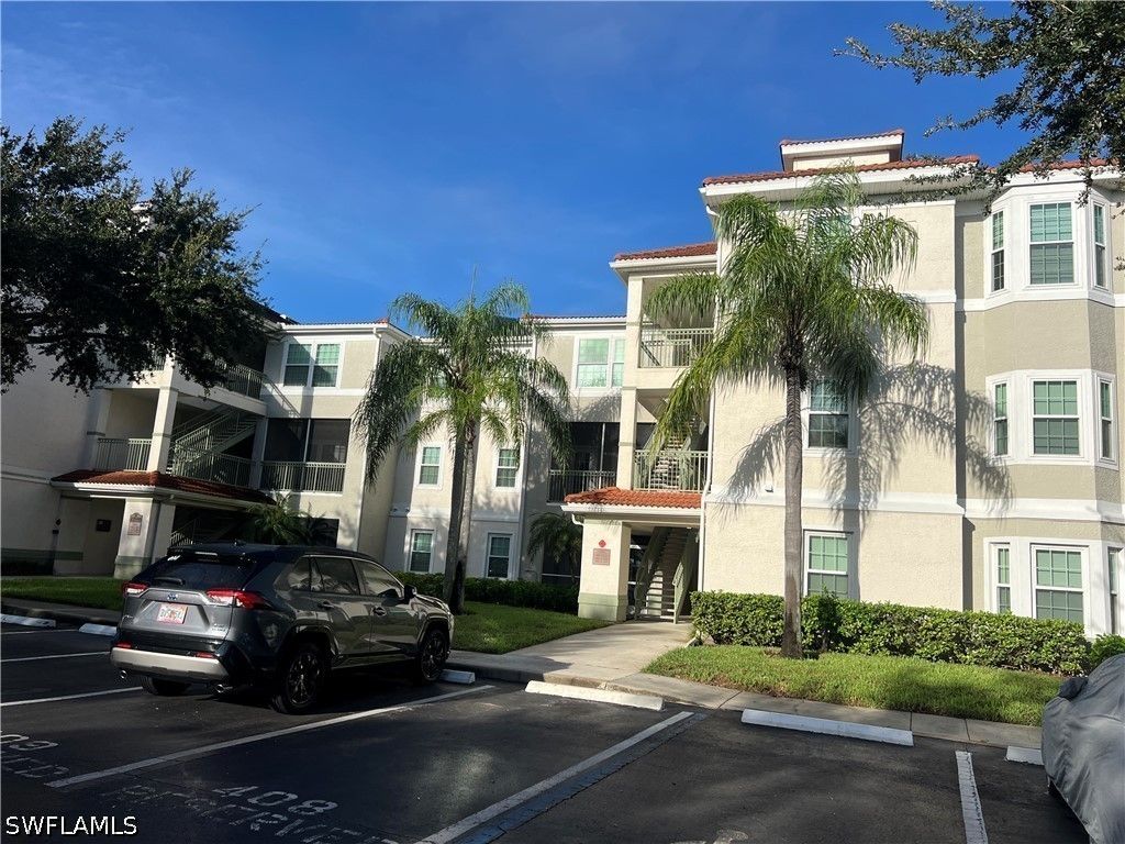 23500 Walden Center Dr 106, Estero