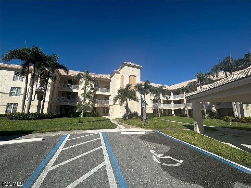 9100 Southmont Cv 206, Fort Myers