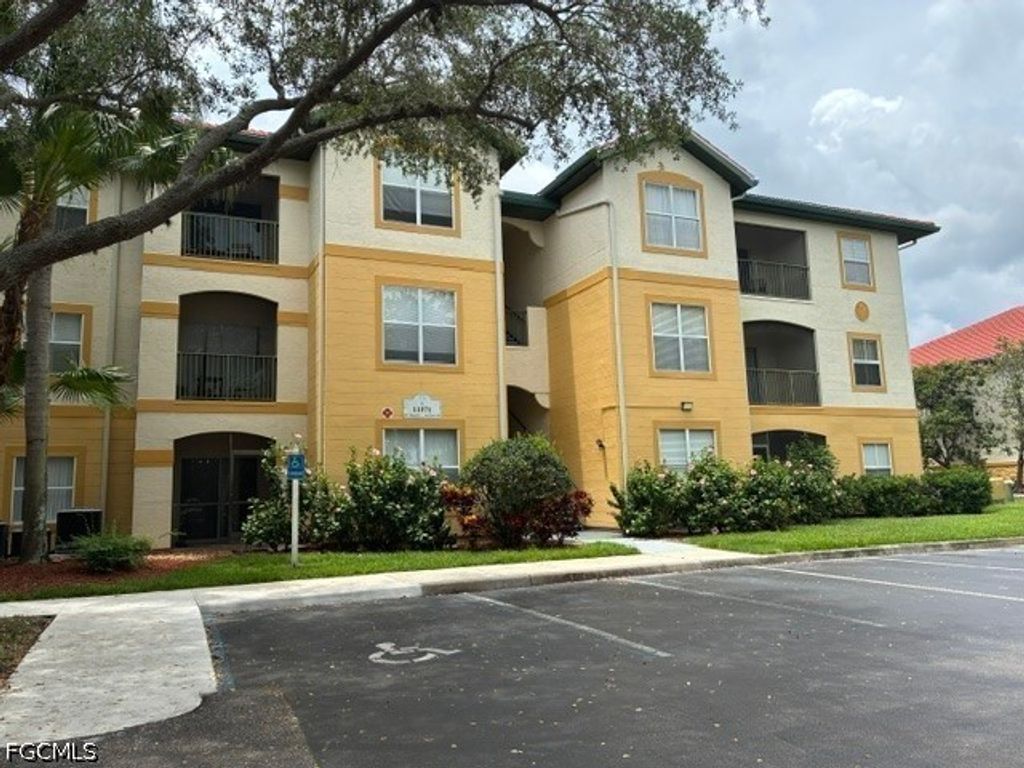 11571 Villa Grand 617, Fort Myers