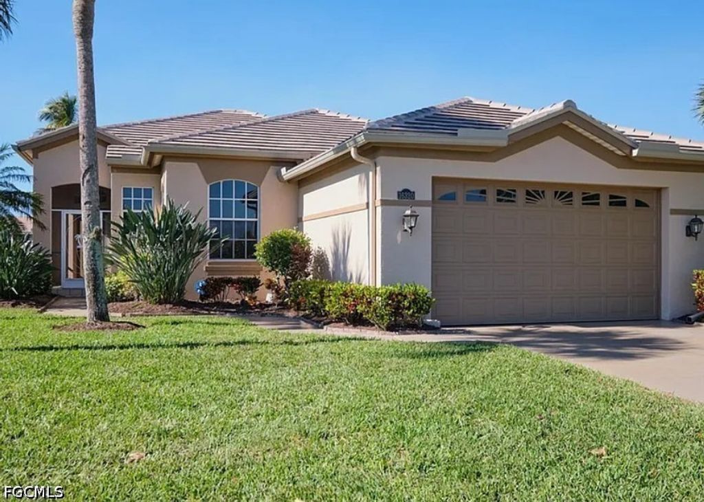 16320 Willowcrest Way, Fort Myers
