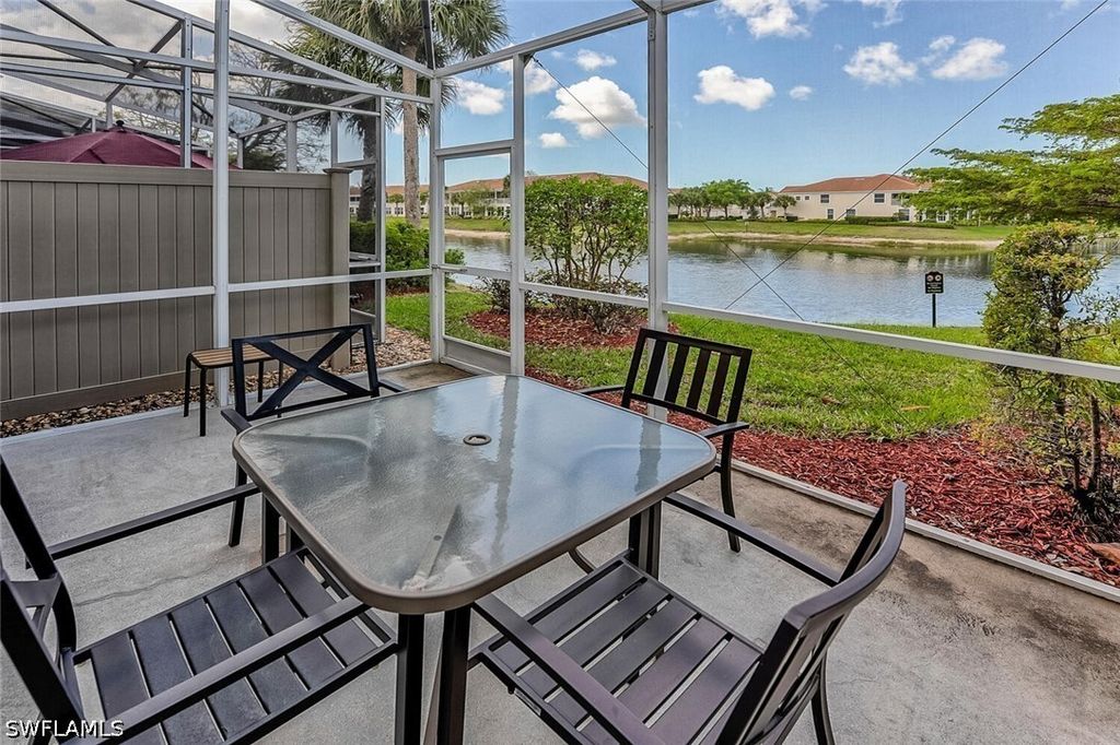 1080 Hampton Cir, Naples