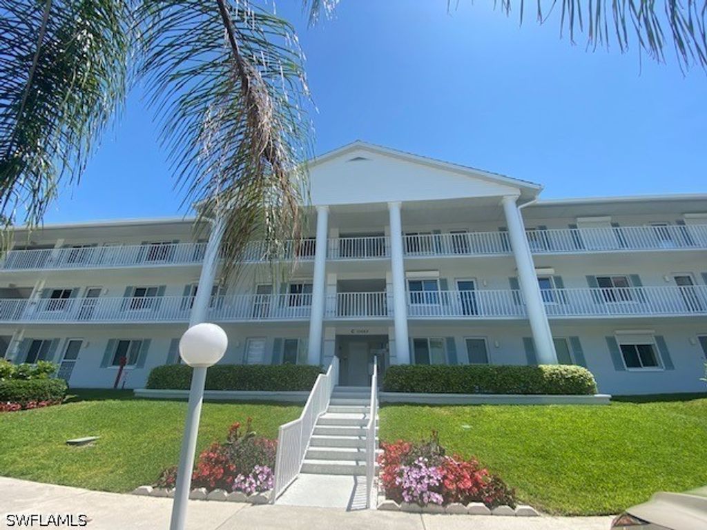 10682 Gulfshore Dr 304 C, NAPLES