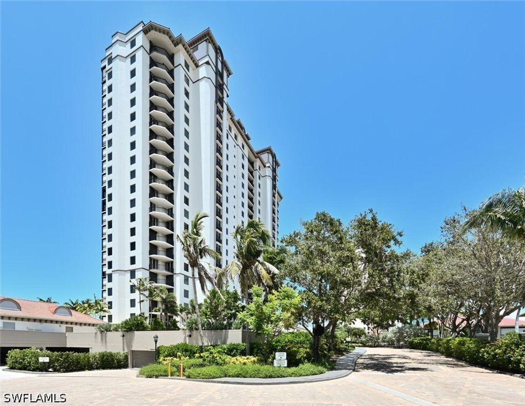 7225 Pelican Bay Blvd 2004, Naples