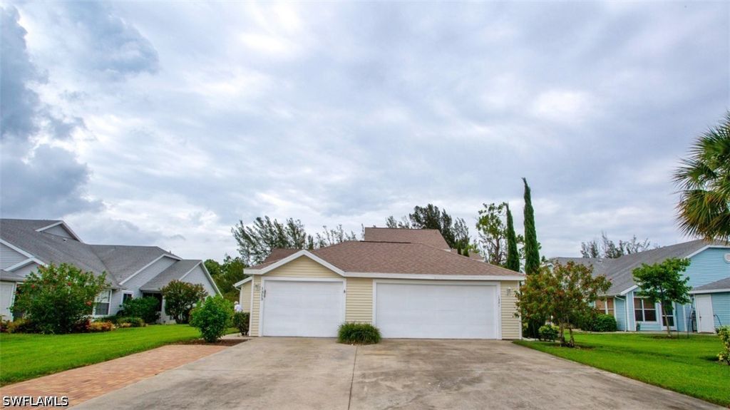1351 Monarch Cir, Naples