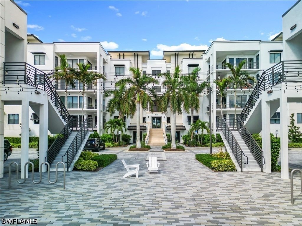 1125 Central Ave 462, Naples