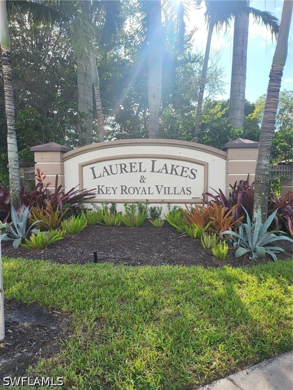 8288 Key Royal Ln 1431, Naples
