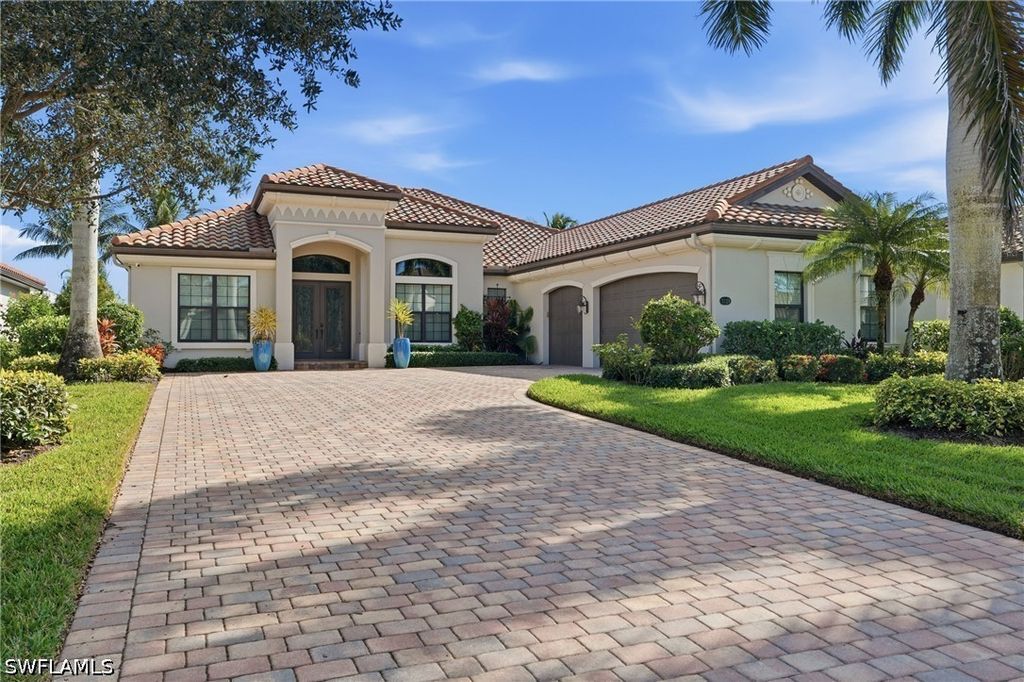 3328 Runaway Ln, Naples