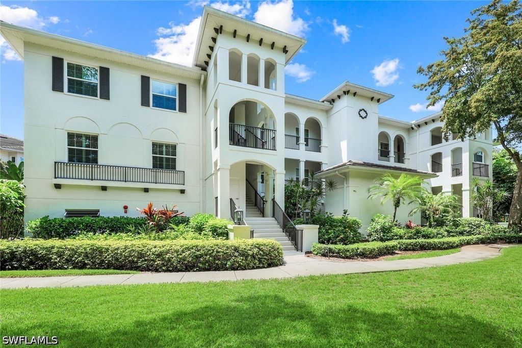 800 Breakaway Ln 203, Naples