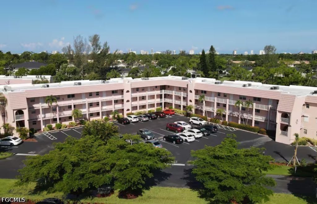 170 Turtle Lake Ct 309, Naples