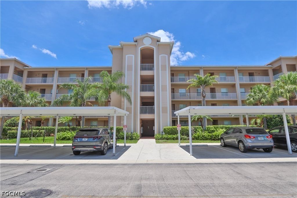 8550 Kingbird Loop 615, Estero