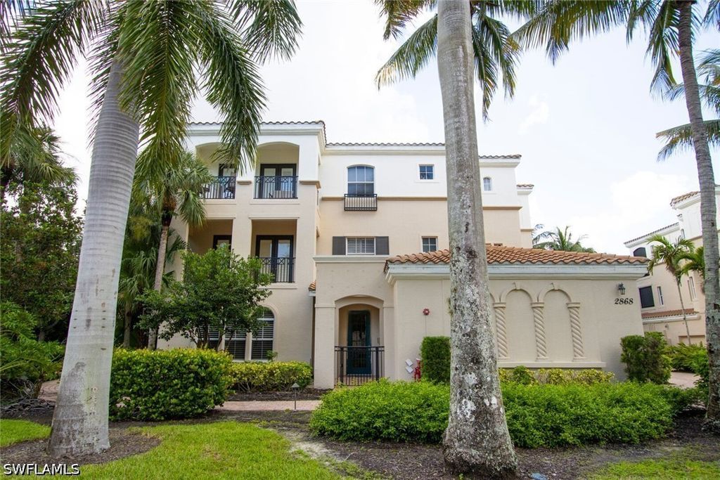 2868 Tiburon Blvd E 102, Naples