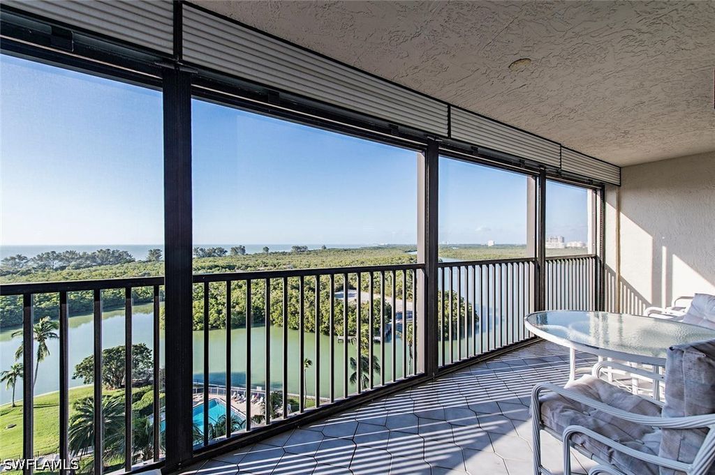 17 Bluebill Ave 1102, Naples