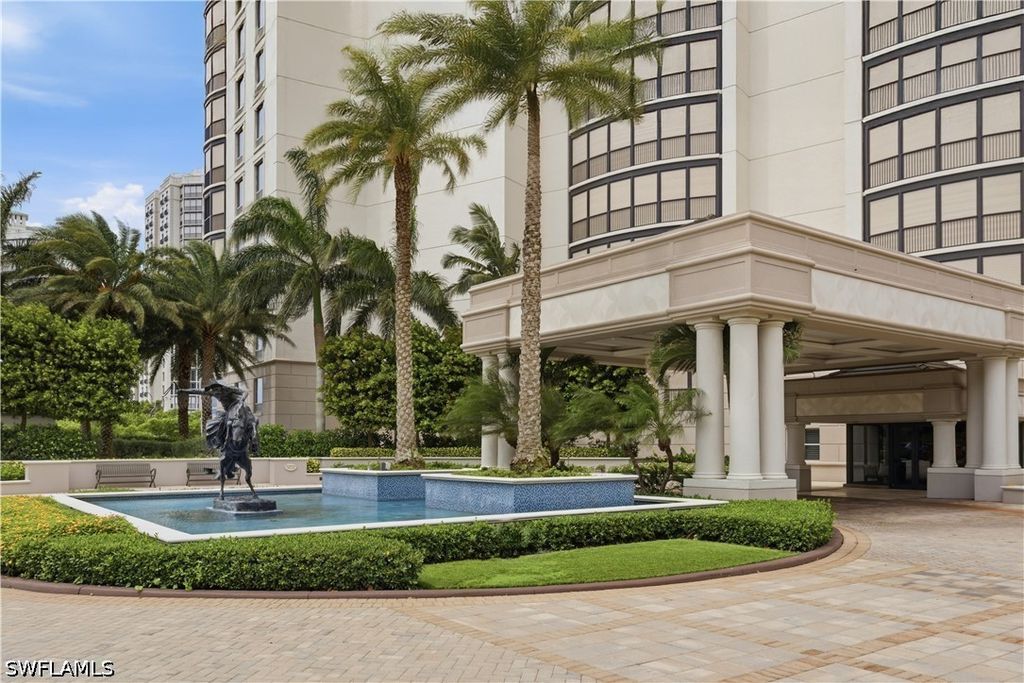 8665 Bay Colony Dr 2001, Naples