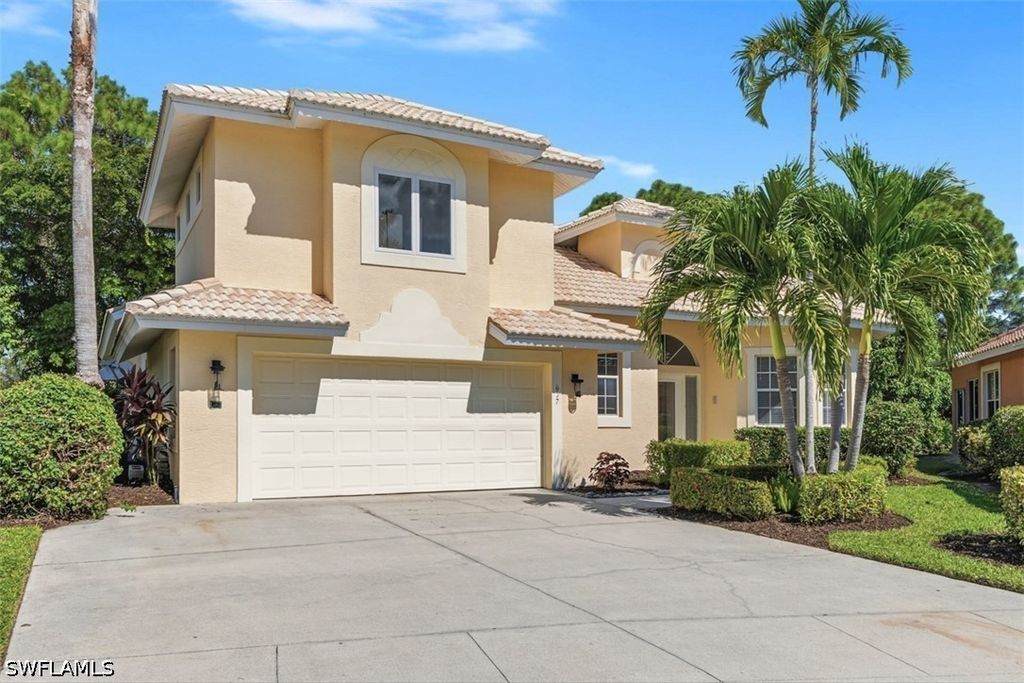 657 Soliel Dr, Naples