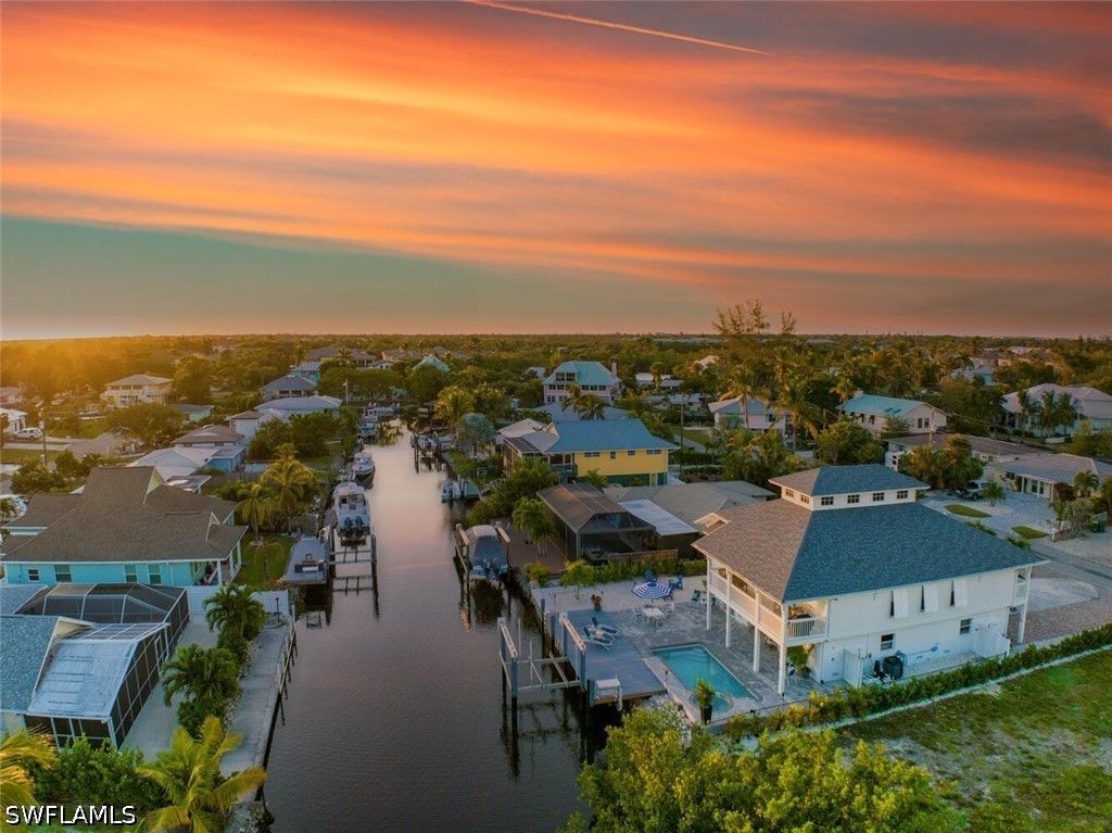 2736 Gulfview Dr, Naples