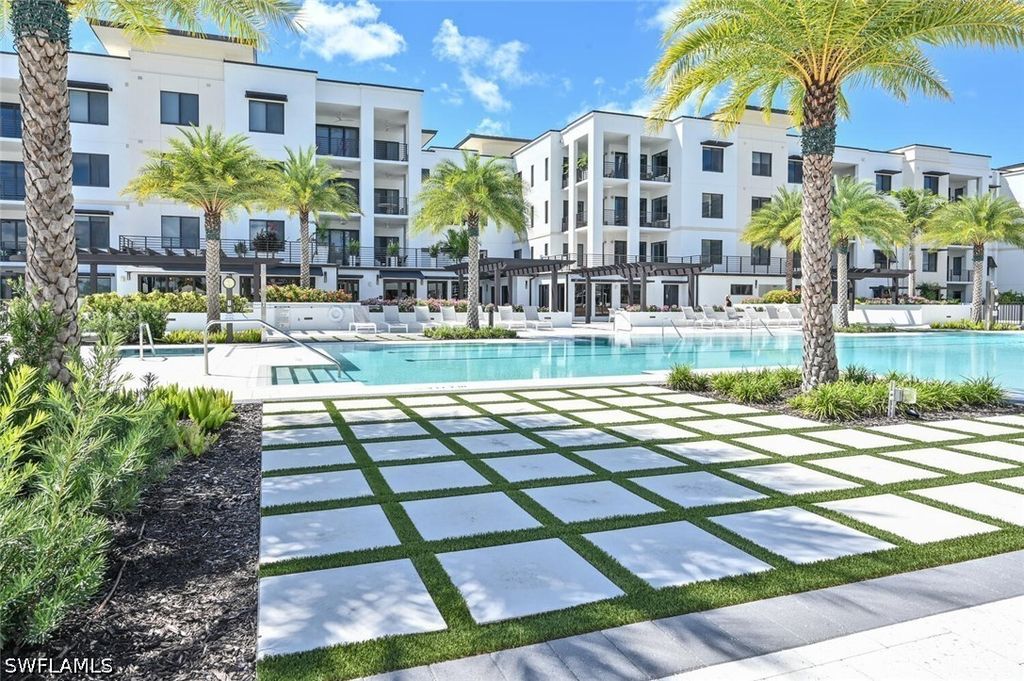 1111 Central Ave 303, Naples