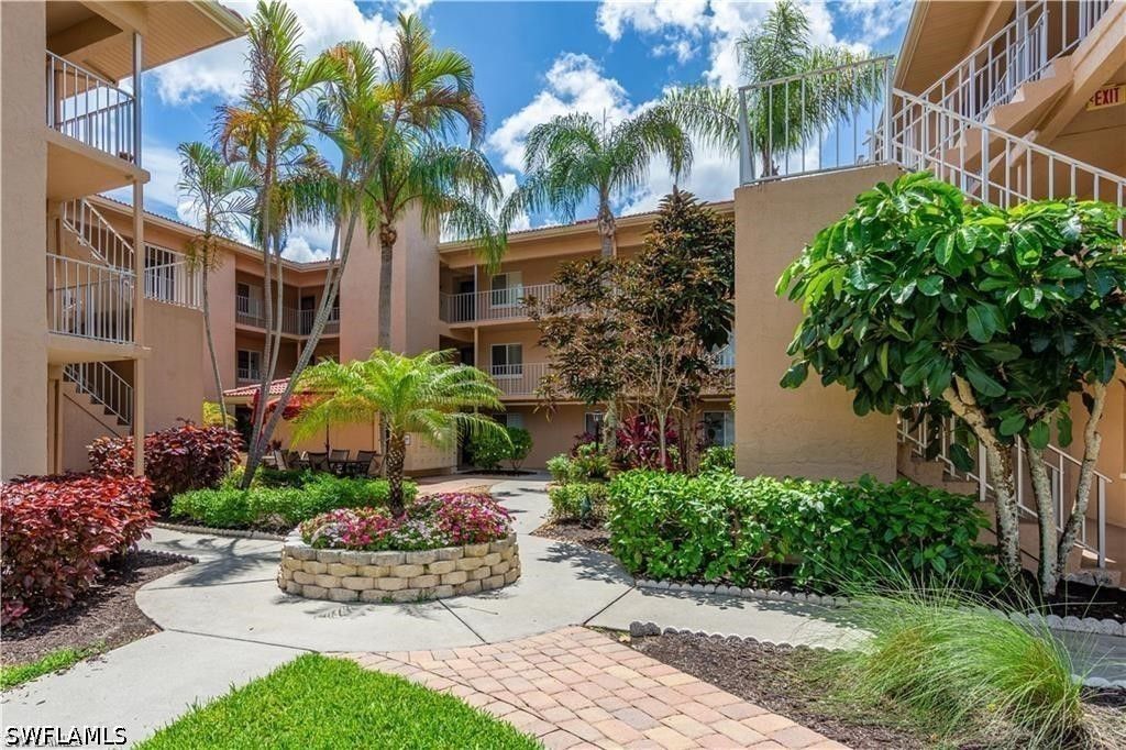1075 Foxfire Ln 201, Naples