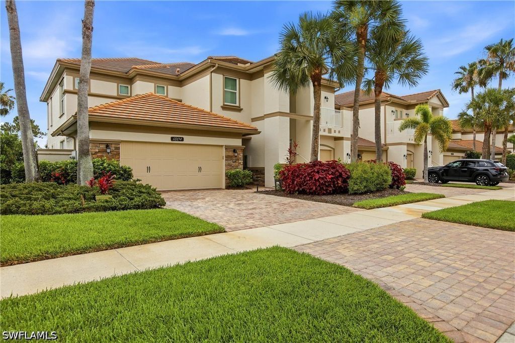9204 Quartz Ln 3-101, Naples
