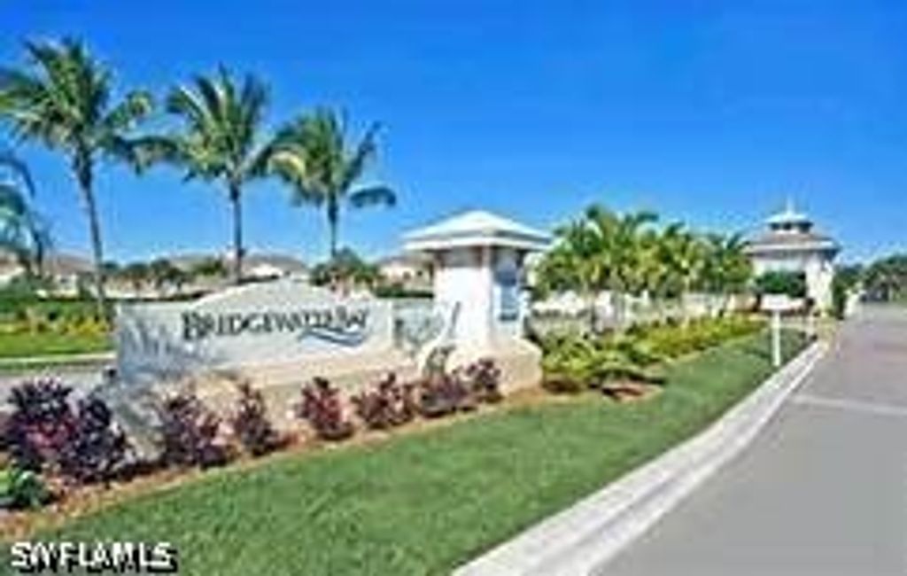 3025 Driftwood Way 3203, Naples