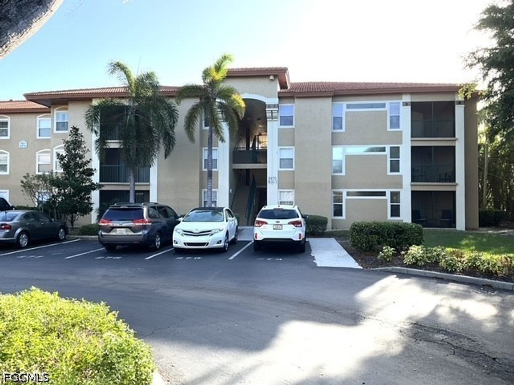 8870 Colonnades Ct W 337, Bonita Springs
