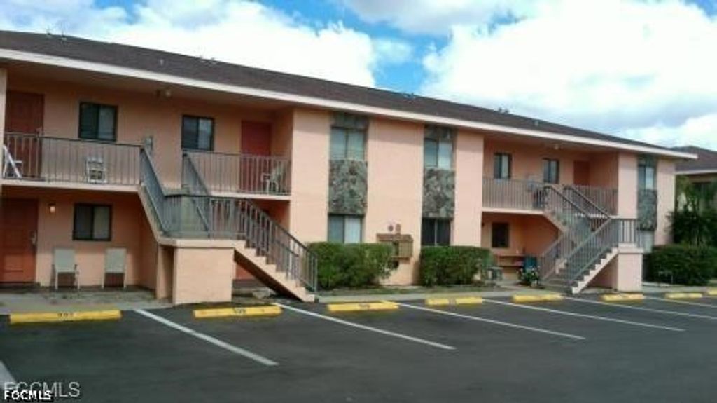 2660 Park Windsor Dr 301, Fort Myers