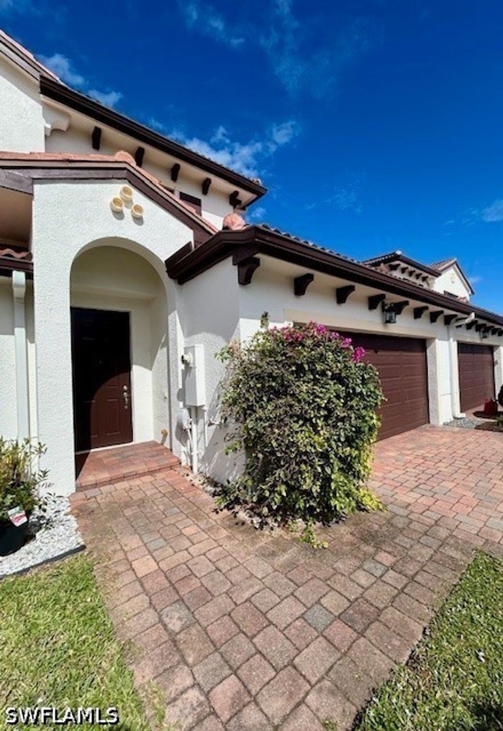 7784 Bristol Cir, Naples