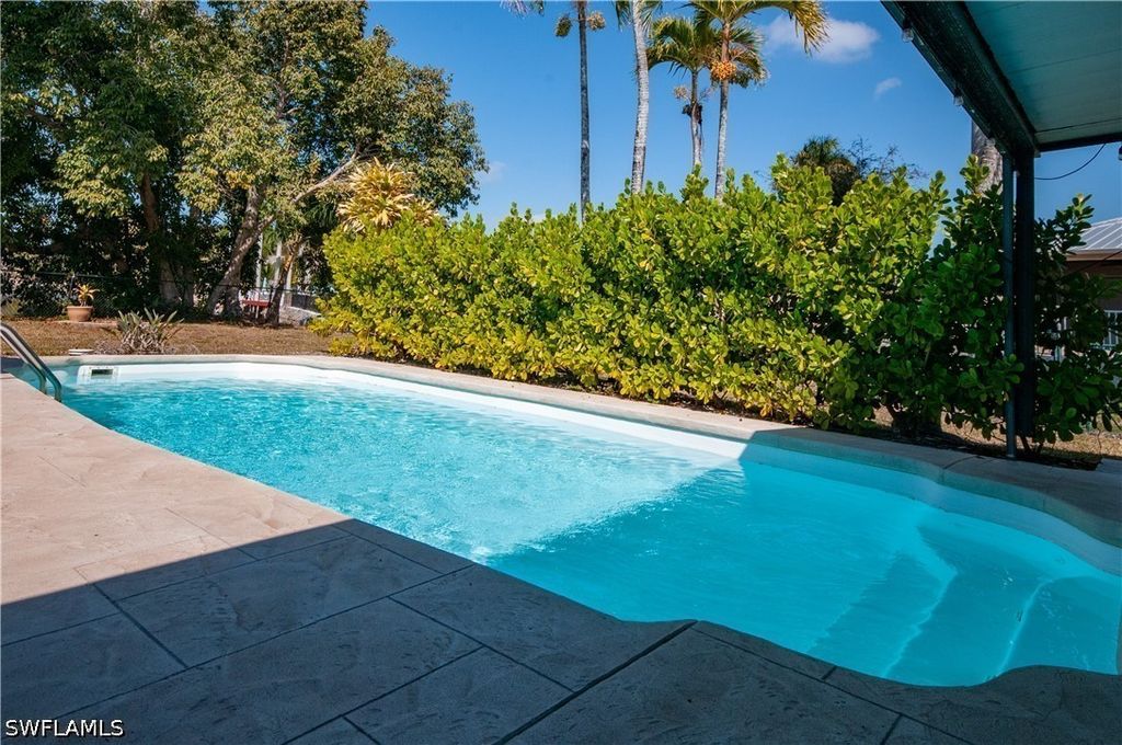 54 Liberty Ln, Naples