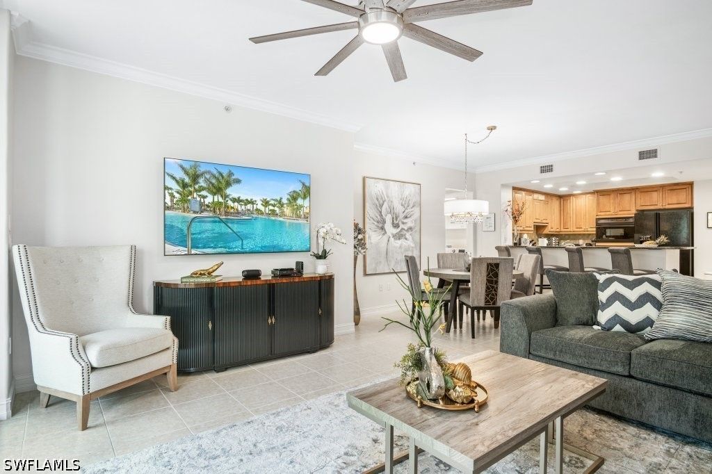 2728 Tiburon Blvd E A-203, Naples