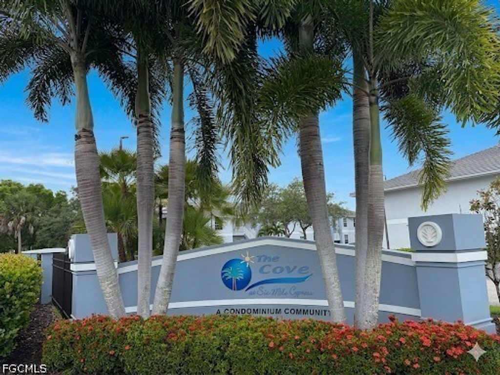 8326 Bernwood Cv Loop 910, Fort Myers