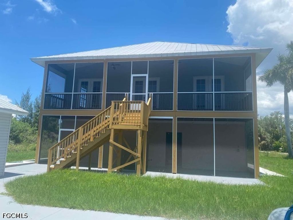 13251 Coral Dr, Fort Myers