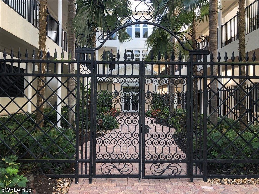1400 Gulf Shore Blvd N 310, Naples