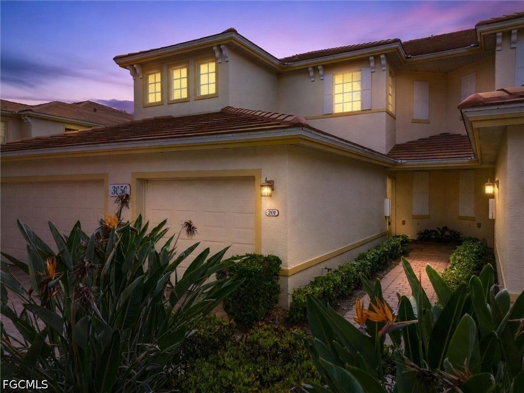 3050 Meandering Way 201, Fort Myers