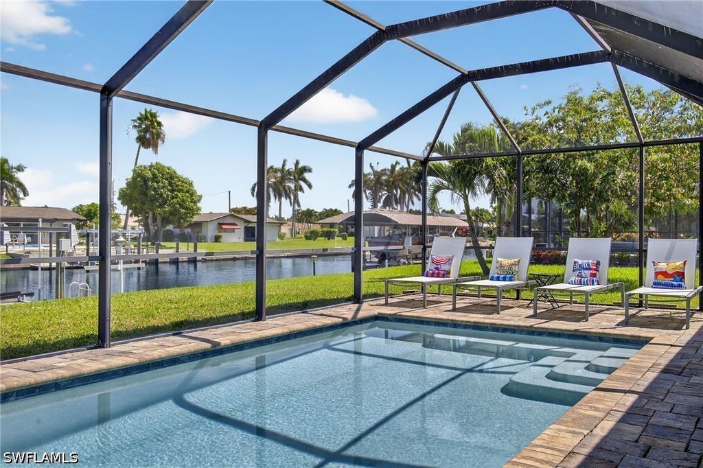 1421 Windsor Ct, Cape Coral