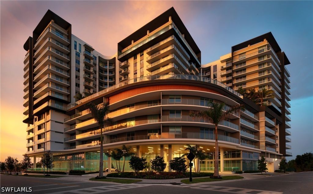 1950 Mayfair St Ph9, Naples