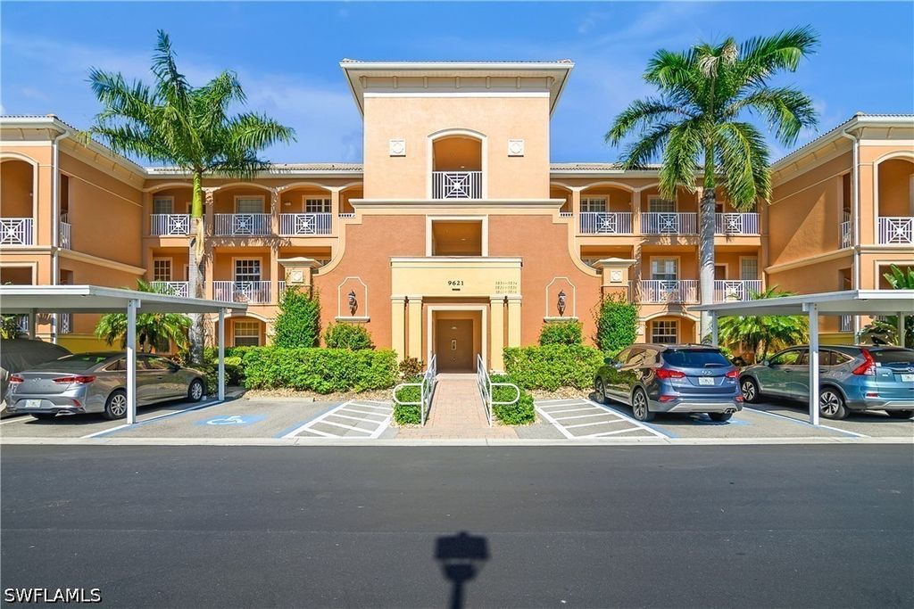 9621 Spanish Moss Way 3825, Bonita Springs