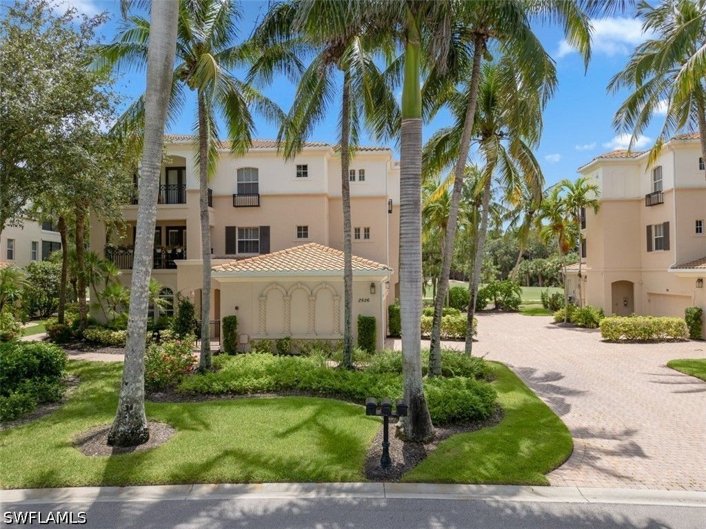 2826 Tiburon Blvd E 101, Naples