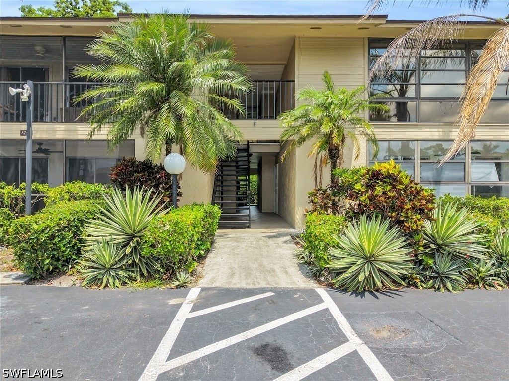 5713 Foxlake Dr 1, North Fort Myers
