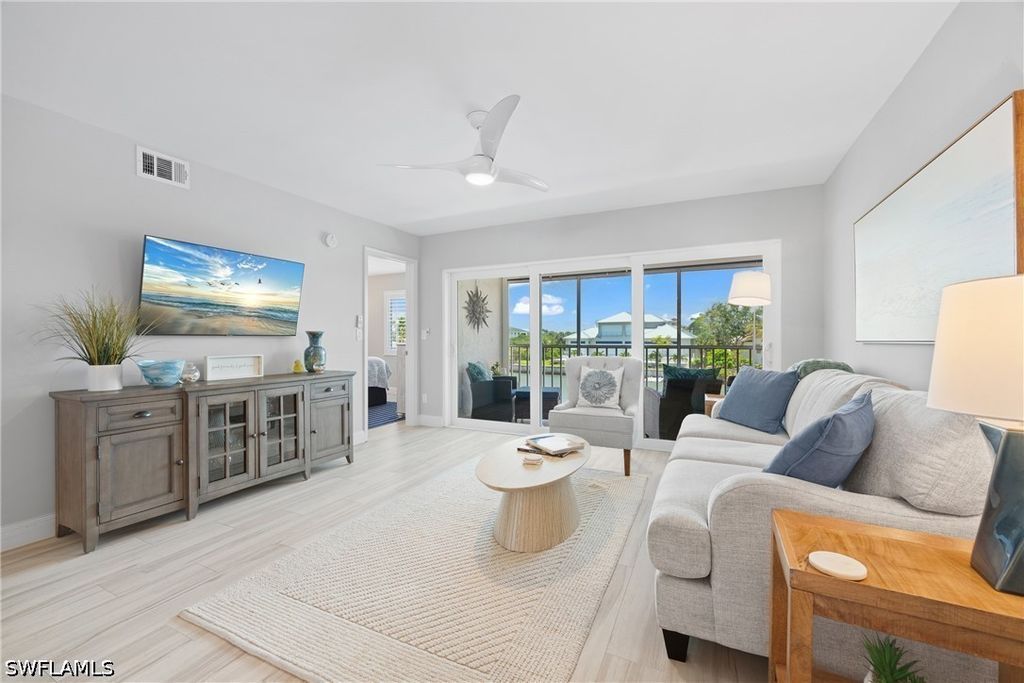 10684 Gulf Shore Dr 205, Naples