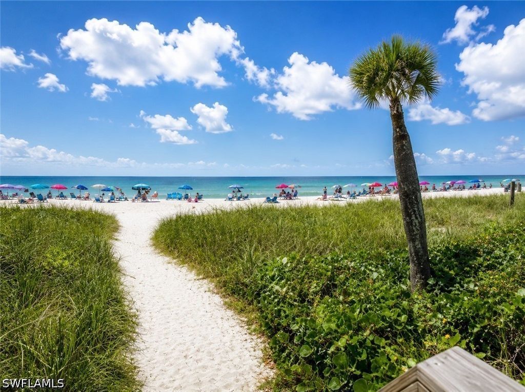 1200 Gulf Shore Blvd N 404, Naples