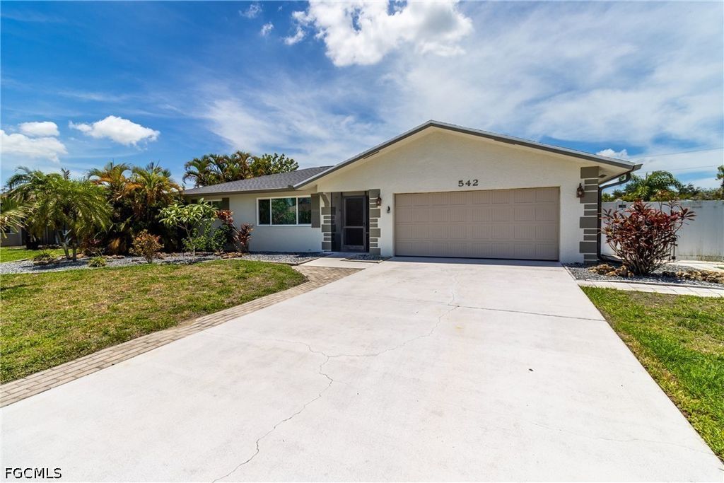542 Se 33rd Ter, Cape Coral