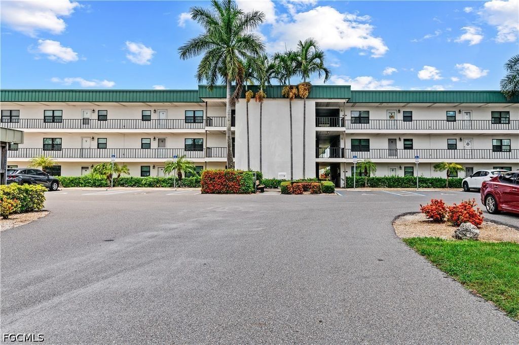 1747 Pebble Beach Dr 216, Fort Myers