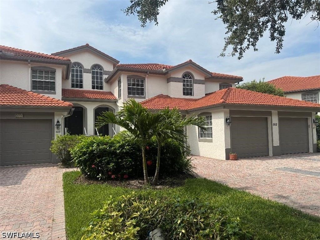 562 Laguna Royale Blvd 604, Naples