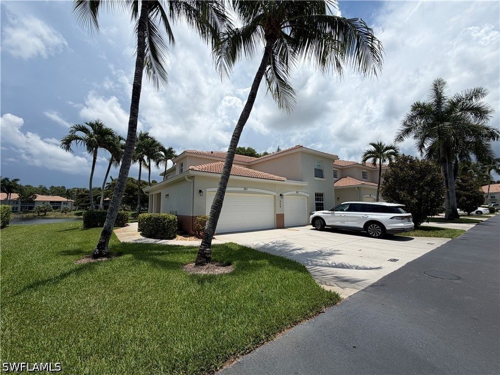 359 Dover Pl 101, Naples