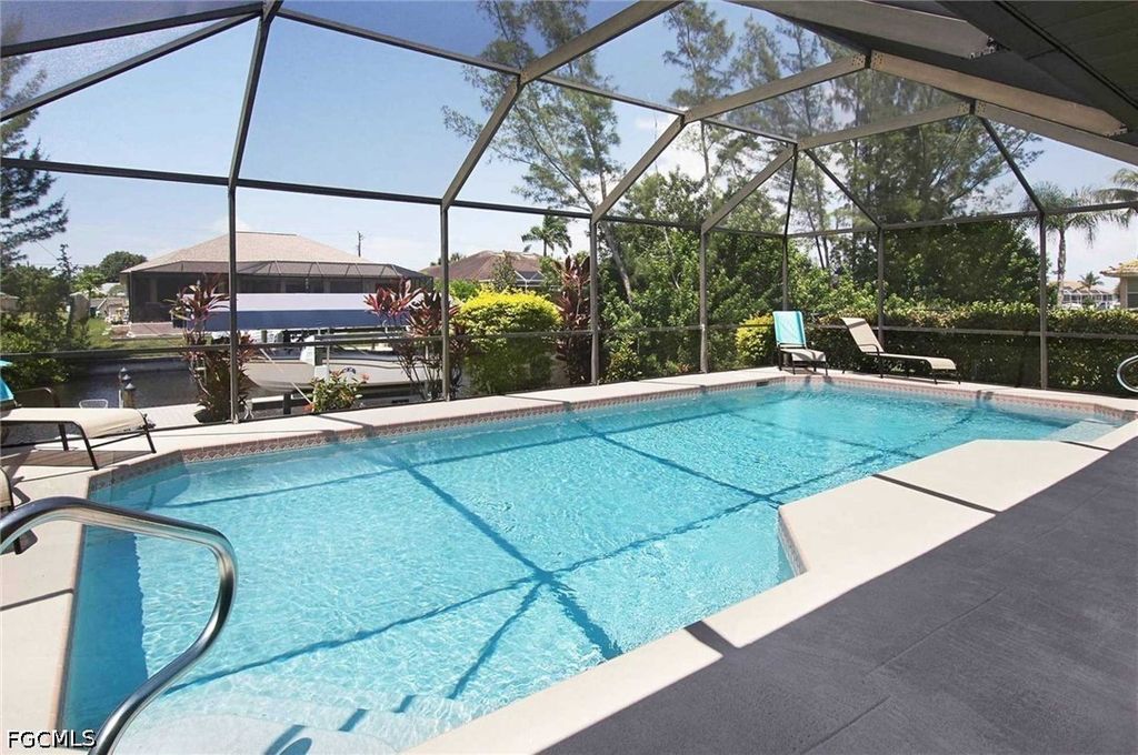 1403 Sw 40th Ter, Cape Coral